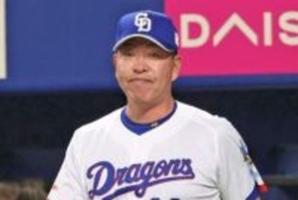 【中日】乱闘寸前…井上監督を激高させたヤクルト側の〝対応〟「こっちに変なことを言っていたヤツが１人おった」