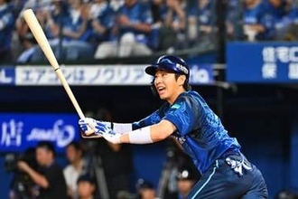 【ＤｅＮＡ】〝元祖・ハマの安打製造機〟鈴木尚典コーチが度会隆輝を後継指名「５年連続で首位打者になれる才能」