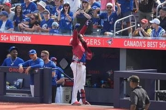 【ＭＬＢ】150試合目に本拠地初アーチの728億円主砲に「悲しい」「詐欺師」の嘆き節