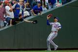 「【ＭＬＢ】メッツ・ソトの守備中の行動に称賛 「いい瞬間だ」身を乗り出す少年よりも少女に…」の画像1