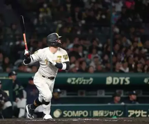 【阪神】佐藤輝明が甲子園で今季１号　藤川監督も「一番いいところで」と絶賛した〝４番の締め方〟