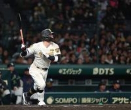 【阪神】佐藤輝明が甲子園で今季１号　藤川監督も「一番いいところで」と絶賛した〝４番の締め方〟