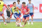 「【日本代表】塩貝健人が〝勝負ヘア〟で成り上がり宣言「ビッグクラブでプレーしたい」」の画像1
