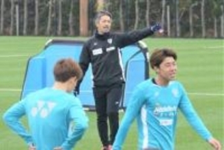 【Ｊ１】福岡・塚原監督「できれば無失点で勝つ」　新加入２人に期待　最下位から巻き返しへ