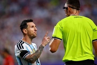【北中米Ｗ杯】メッシ〝お気に入り〟主審をイングランド戦で起用「警戒すべきだ」＝英紙