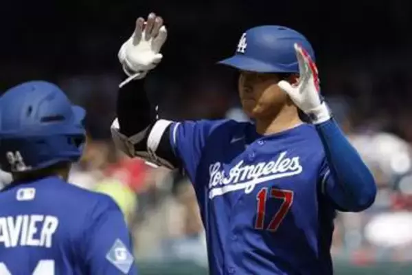 「ドジャース大谷翔平２６年特大１号は記念日弾！　１８年４月３日にメジャー初ホームラン」の画像