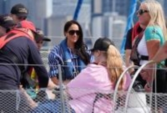 メーガン妃がエリザベス女王生誕１００周年の数時間前に新商品発売を発表　王室ファンは激怒