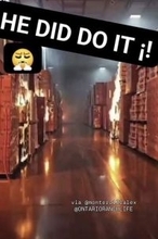 消防士１７５人が出動！米国で紙製品倉庫が大炎上　放火犯が「十分な賃金払え」と不満