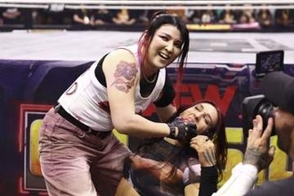 【ＡＥＷ】志田光が壮絶ストリート戦で散る！　竹刀、リンゴ、自転車、蛍光灯攻撃もクリスに惜敗