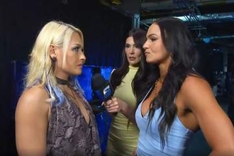 【ＷＷＥ】ジュリア　元代理人キアナに怒りの制裁「お前に試合の助けを求めていたわけじゃない」