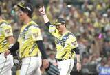 「【阪神】藤川監督が前半戦総括　ベテランのブルペン陣・岩崎、ドリスの存在は「若い選手にとってはエキスになる」」の画像1
