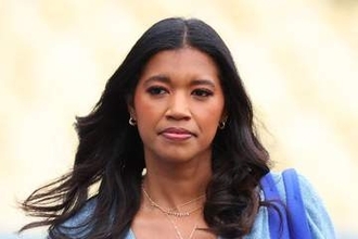 【ドジャース】ドレス姿の美女リポーター・ワトソンさんが恋人を初公開！背後からハグ「美しい」