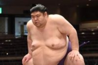 【大相撲】ファミレスでステーキ1枚をおかずにご飯16杯を食べた力士「調味料は使い放題なんで…」