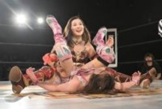 【マリーゴールド】青野未来が南小桃の奮闘を激賞　コスチュームを贈り固い抱擁