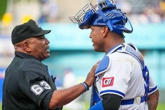【ＭＬＢ】球審が２球連続誤審で赤っ恥　直後に捕手に〝反撃〟「大げさににらみつけた」＝米報道