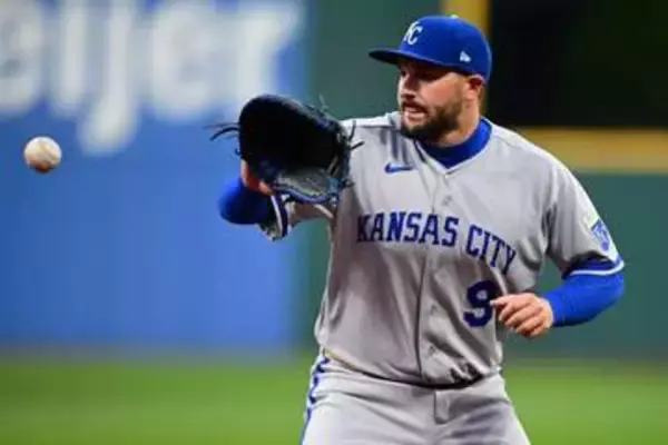 【ＭＬＢ】２１世紀初！「５―６―４―３」の珍ダブルプレー成立　ロイヤルズ黄金の内野陣