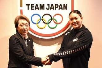 【競泳】米テネシー大の平井瑞希　橋本聖子会長と会談「米国にすごい興味を持ってくださった」