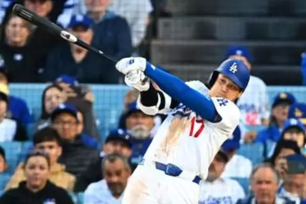 大谷翔平が４打席目に遊撃内野安打　５３試合連続出塁でアジア選手単独１位＆球団２位に並ぶ