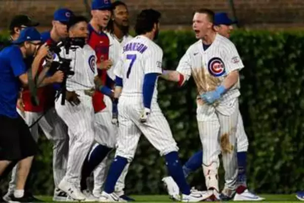 【ＭＬＢ】カブスのＰＣＡがボールを見失う大失態も…劇的サヨナラ打で帳消し「これが僕らの力だ」