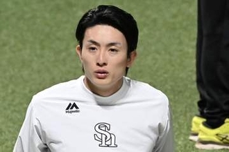 【ソフトバンク】死球負傷の周東佑京はチーム帯同も慎重姿勢「スライディングが多分できない」