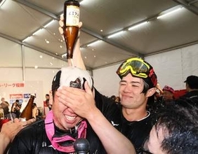 【阪神】中野拓夢が本音ポロリ「DeNAがんばれ！って思いながら見てました」 木浪聖也との抱擁シーンも