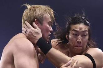 【新日本×ＡＥＷ】竹下幸之介のブリスコ軍がオカダのＤＣＭＪＦ軍に勝利！　ハチャメチャ金網戦を制す