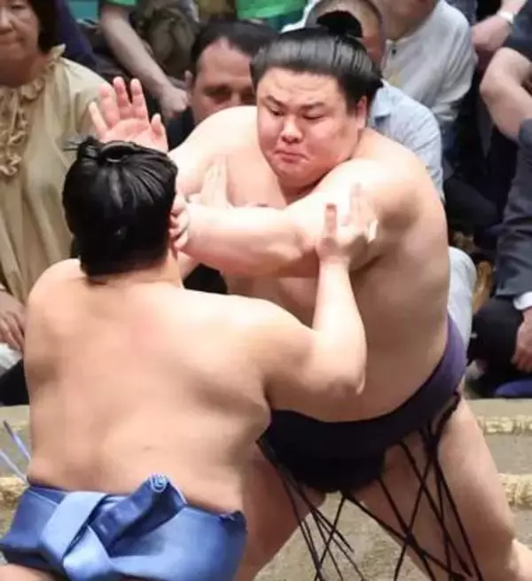 【大相撲】義ノ富士　日大の先輩・翔猿を退け９勝目「正直、何をしてくるのかわからなかった」