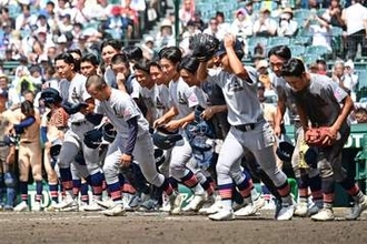 【甲子園】青森山田が逃げ切り勝利　兜森監督「４回以降は防戦一方だったのでホッとした」