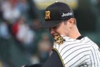 【阪神】ルーカスが初回に痛恨被弾　虎ワッペンをくわえながらベンチへ…