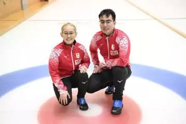 【カーリング】世界複選手権　小穴、青木組は１勝１敗「明日にはつながるいい試合」