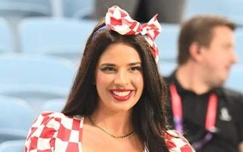【北中米Ｗ杯】クロアチア人モデルの〝ド派手衣装〟が話題「米国でも輝きを放っている」