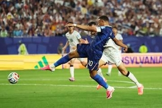 【北中米Ｗ杯】エムバペ　雷雨で中断２時間も影響なし！ メッシ追う２ゴールで完勝