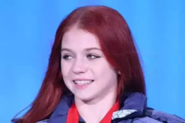 【フィギュア】トルソワ　愛息と一緒に夫イグナトフを熱烈応援「ジャンプ転倒に感情的に反応」