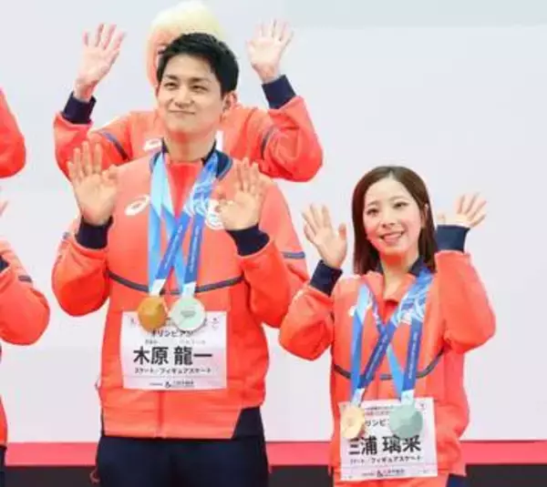 【フィギュア】〝りくりゅう〟に沿道から大歓声　ミラノ五輪感謝パレードにファン殺到