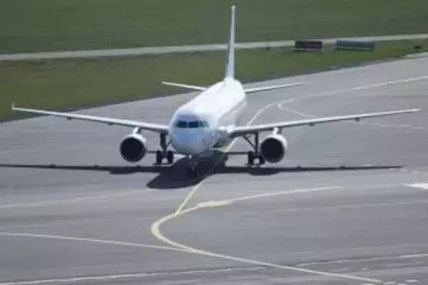 中東６か国に「渡航中止勧告」　小泉防衛相は邦人輸送に備えた自衛隊機の派遣準備に着手