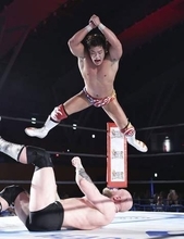 【新日本・Ｇ１】上村優也がＧＬＯＢＡＬ王者ゲイブを止め５勝目　「体も痛いし点数も崖っぷちかもしれないけど、弱音はもう吐かない」