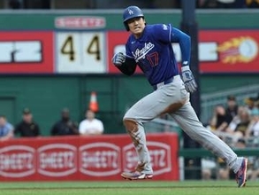 【ドジャース】大谷翔平の左膝炎症は軽傷　ロバーツ監督「水曜日には予定通り登板」