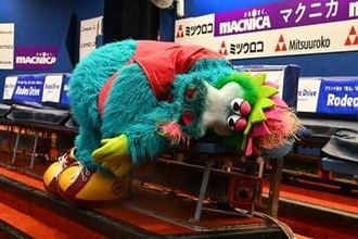 【広島】せっかくのビジター遠征が…スラィリーが２戦連続雨天中止にガックリ　ベンチに横たわる