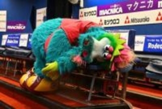 【広島】せっかくのビジター遠征が…スラィリーが２戦連続雨天中止にガックリ　ベンチに横たわる