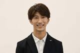 「濵田崇裕　生中継で結婚祝福され笑顔で感謝　キスマイ玉森も祝福」の画像1