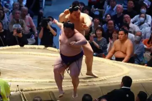 【大相撲】横綱大の里が２勝目　師匠・二所ノ関親方は〝愛のムチ〟「勝てる相撲をしてない」