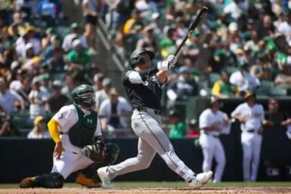 【ＭＬＢ】村上宗隆　３戦連発の８号特大弾に敵地ファン騒然　シーズン58本ペース