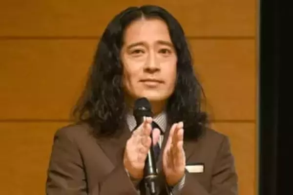 ピース・又吉直樹　家に本がない状態から芥川賞作家へ「小学校の教科書に載っているやつから」