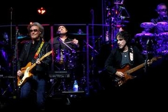 人気ロックデュオ、ホール＆オーツのダリル・ホールが腎臓移植手術を受けて成功したことを告白