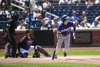 【ドジャース】大谷翔平の左ヒザに懸念「別の故障につながる」 ロバーツ監督はDH起用明言