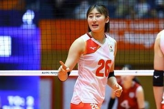 【バレーボール】20歳・秋本美空が積極起用された背景　アクバシュ監督が見極めた「強化ポイント」