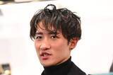 「Ｓｎｏｗ　Ｍａｎ岩本照の左手薬指指輪にファン〝卒倒〟「ヒイイイイ」「耐性無すぎて心臓痛い」」の画像1