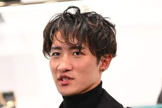 Ｓｎｏｗ　Ｍａｎ岩本照の左手薬指指輪にファン〝卒倒〟「ヒイイイイ」「耐性無すぎて心臓痛い」