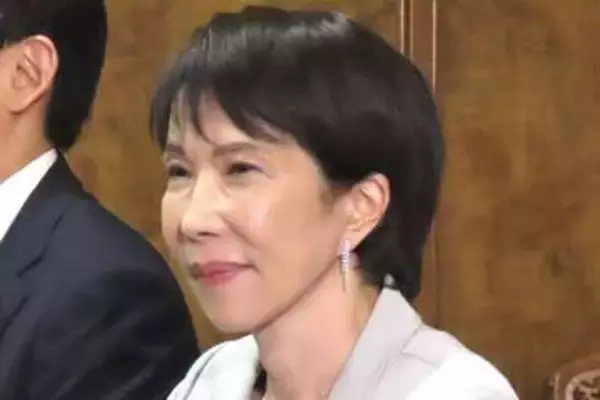 高市首相「GET WILD」にノリノリ　昭和100年記念式典で海自音楽隊が生演奏