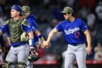 大谷翔平〝デコピンバースデー弾〟不発も愛犬人気も世界的！英語＆韓国語…「おりこうさん」